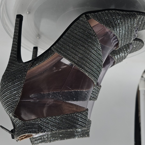 G Christian Siriano Silver Heels Sz 6.5 - Picture 5 of 15